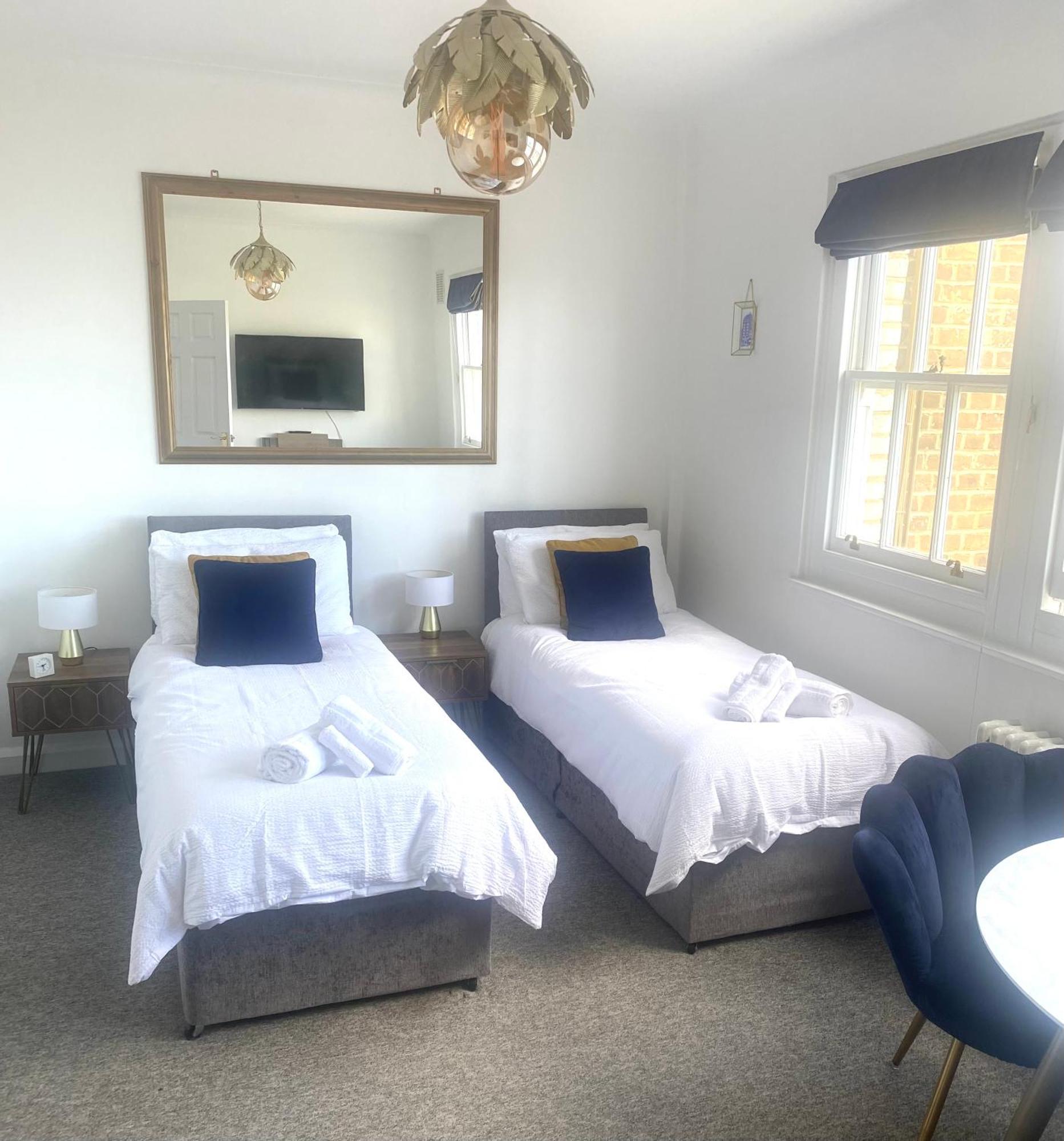Apartment Seafront Sanctuary Beautiful Art Deco With Stunning & Sea Views Brighton
